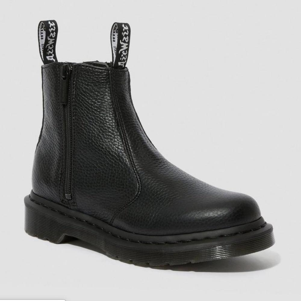 Dr. Marten, Aunt Sally Chelsea boots